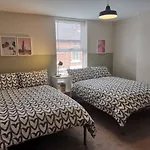 New Derby Pride Park Arena Moorways 4 Bedrooms 7 Beds -Spacious Contractors Or Group -Free Parking