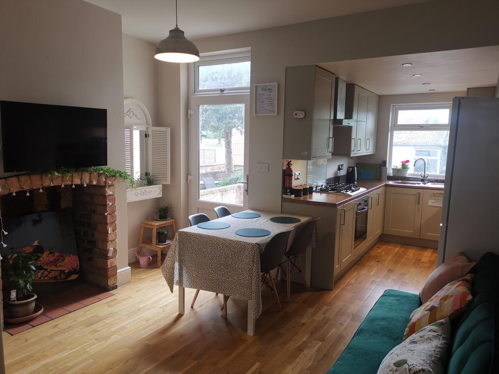 New Pride Park Arena Moorways 4 Bedrooms 7 Beds -spacious Contractors Or Group -free Parking Holiday home *